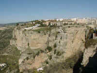 087-ronda-cliff.jpg (34462 bytes)