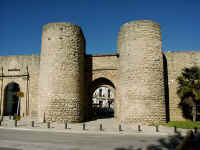 091-ronda-gate.jpg (36077 bytes)