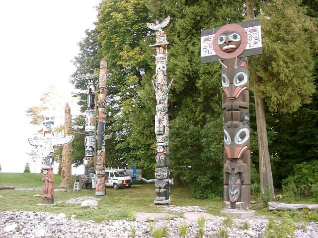 003-van-stanley-totems