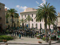 037-Band-in-Piazza.jpg (23957 bytes)