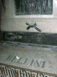 136-Bellini-tomb.jpg (15418 bytes)