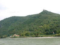 09-23-05_wachau4-aggstein.JPG (116112 bytes)