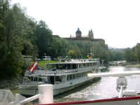 09-23-11_melk-boat.JPG (128301 bytes)