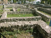 09-26-04_roman-ruins.JPG (231852 bytes)