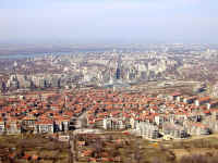 09-27-01b_Ruse-from-tower.jpg (192429 bytes)