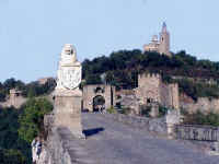 09-27-05_veliko_tarnovo-walls.jpg (128241 bytes)